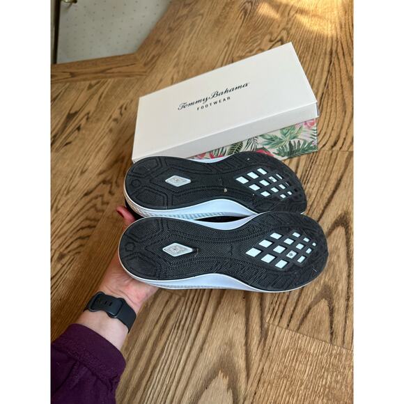 TOMMY BAHAMA Black Slip-on Sneakers Size 10 - Picture 7 of 7